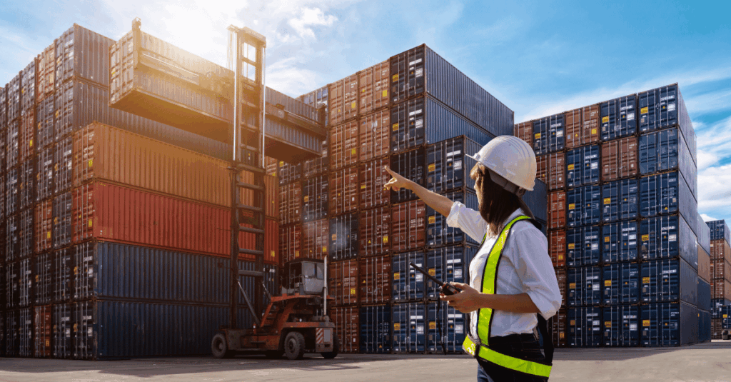 différents modes de transport pour l’import/export et l’importance des Incoterms pour la répartition des risques.